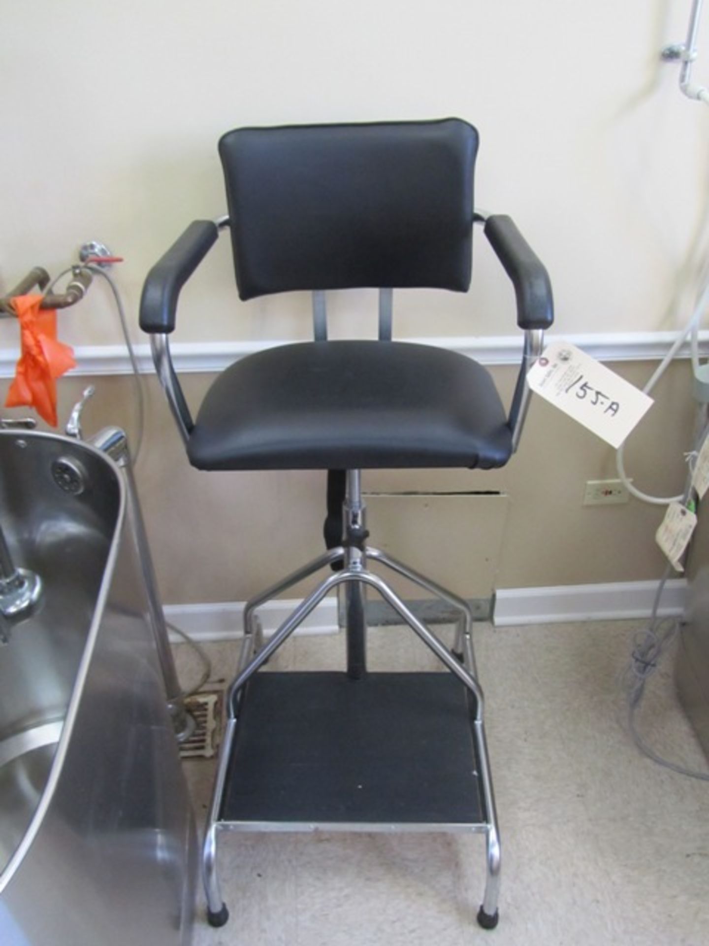 Elevated Chair for Whirlpool*located Oak Lawn, IL