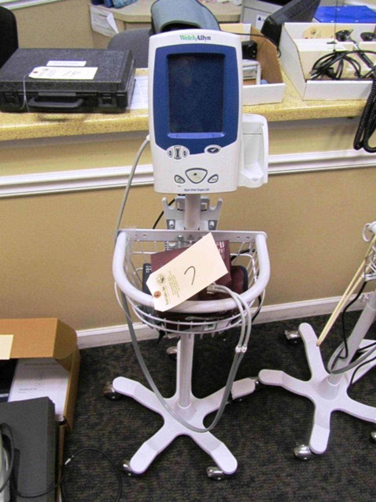 Welch Allyn Spot Vital Signs LXI Portable Digital Blood Pressure Machine *located Oak Lawn, IL
