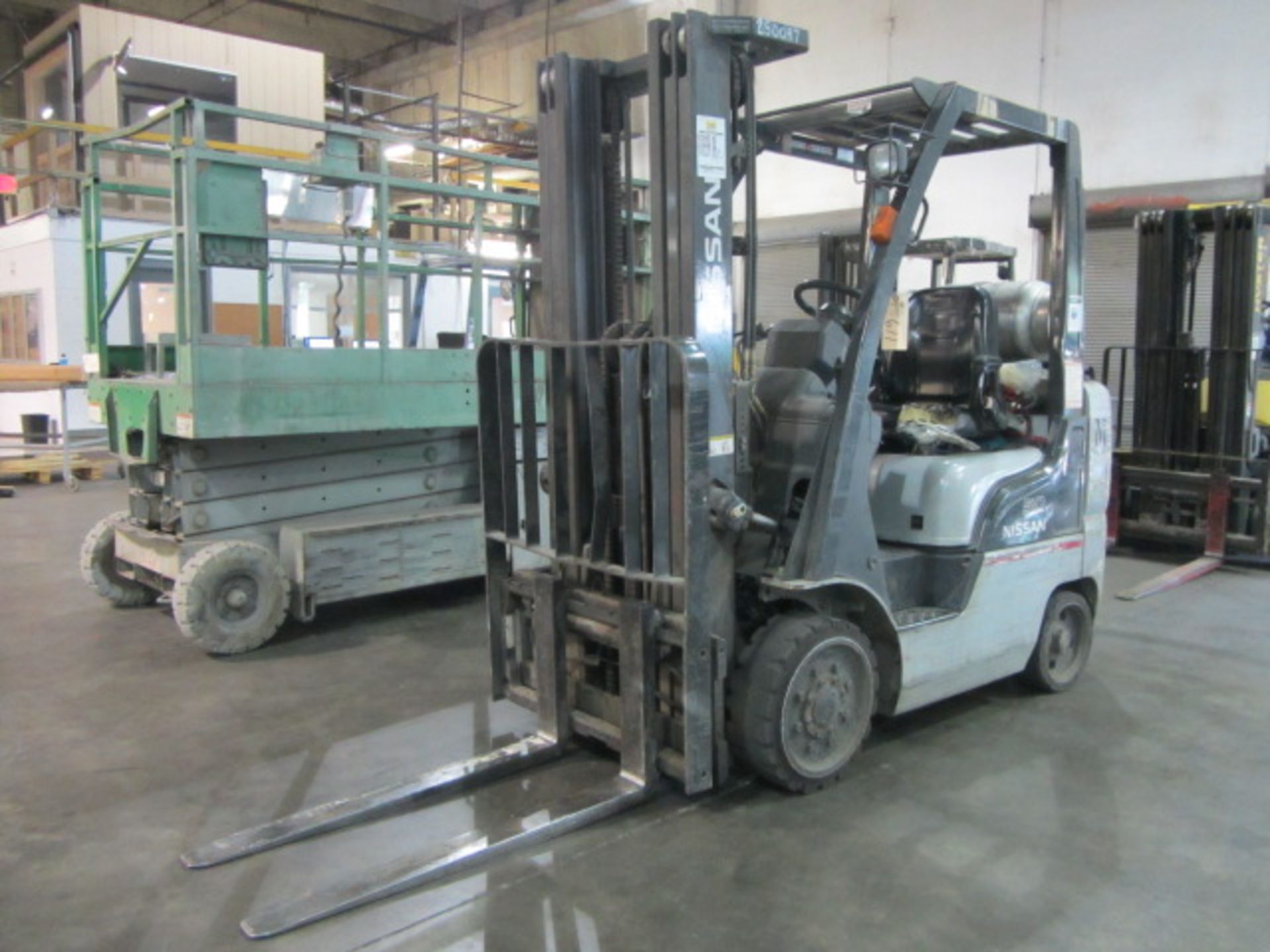 Nissan 50 4400lb Propane Forklift with 3-Stage Mast, Sideshift, sn:CPL02-9P2424 - Image 5 of 7