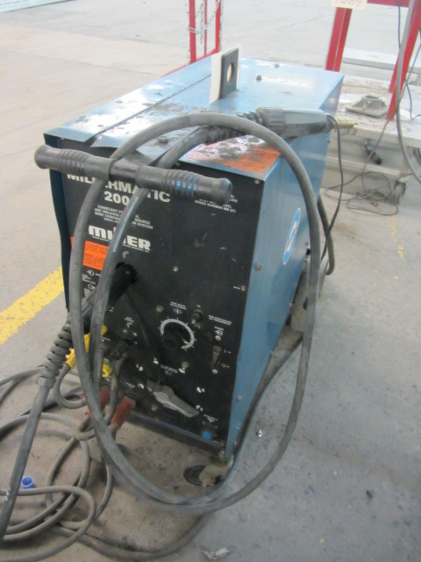 Millermatic 200 Portable Welder with Readouts, sn:JF900225