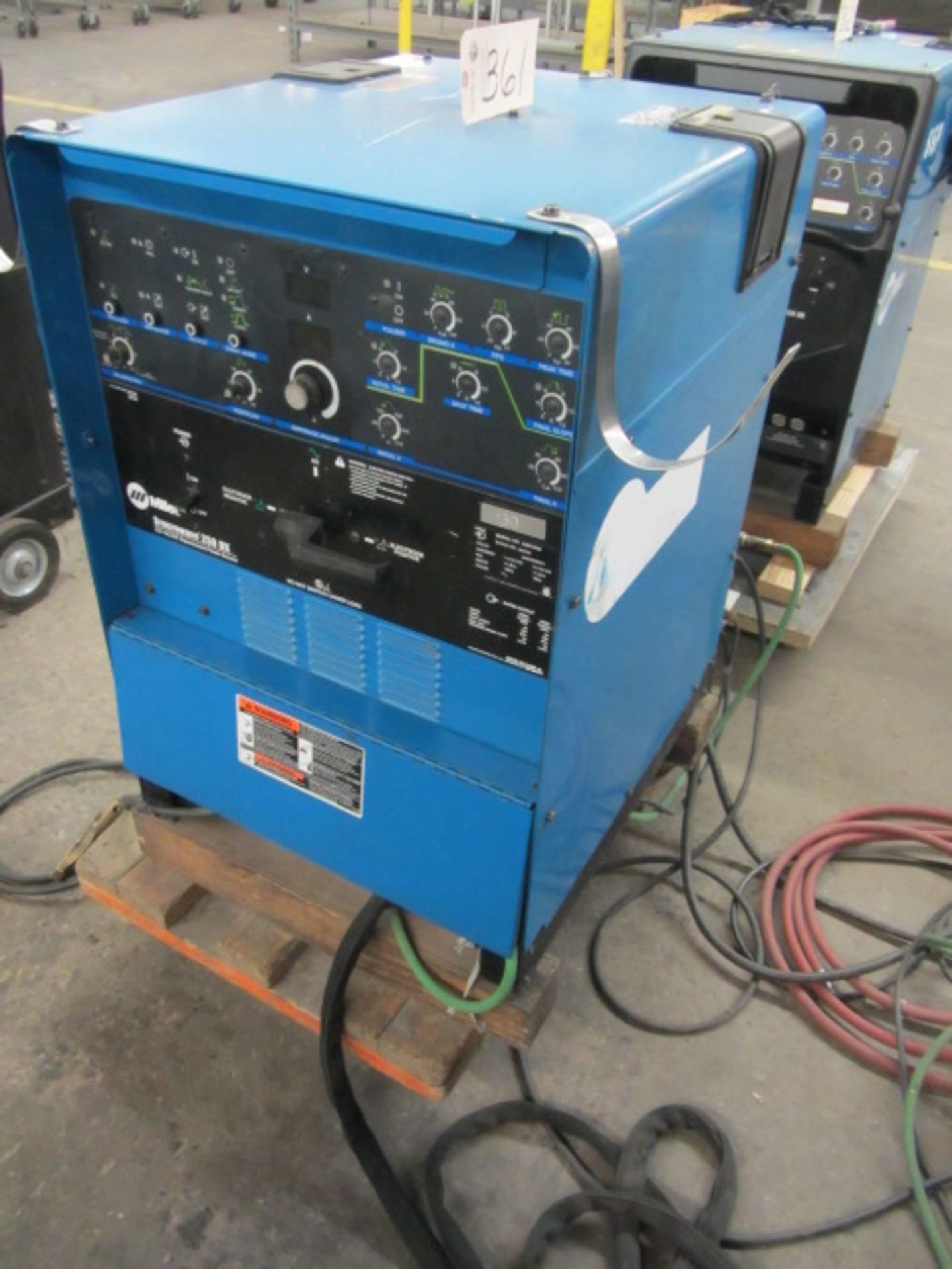 Miller Syncrowave 250DX Welder with Radiator, Guns, sn:LB274326