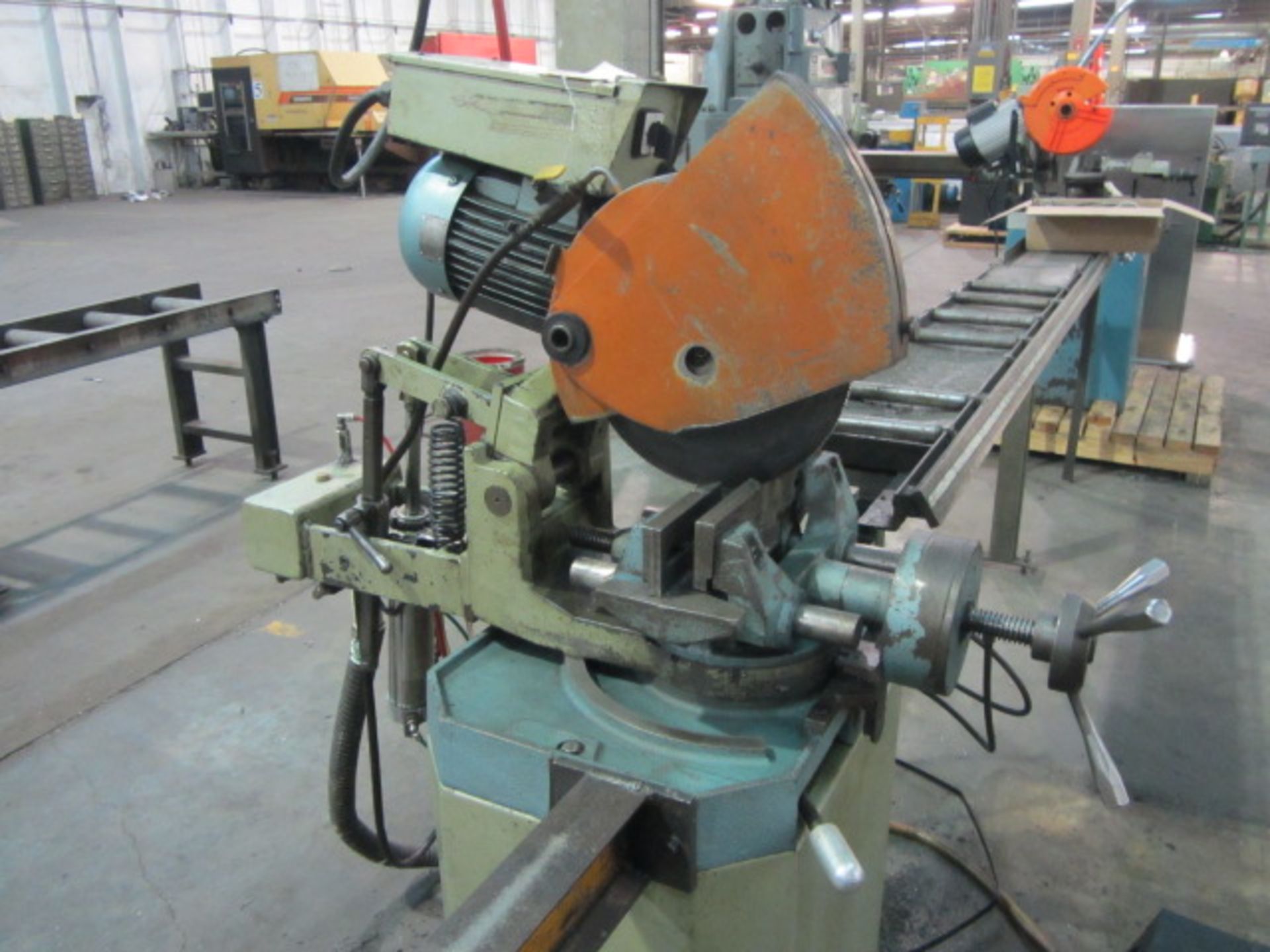 Scotchman 12'' Automatic Mitre Cutting Cold Saw with Pneumatic Vise, Infeed / Exit Conveyors, Remote - Image 4 of 4
