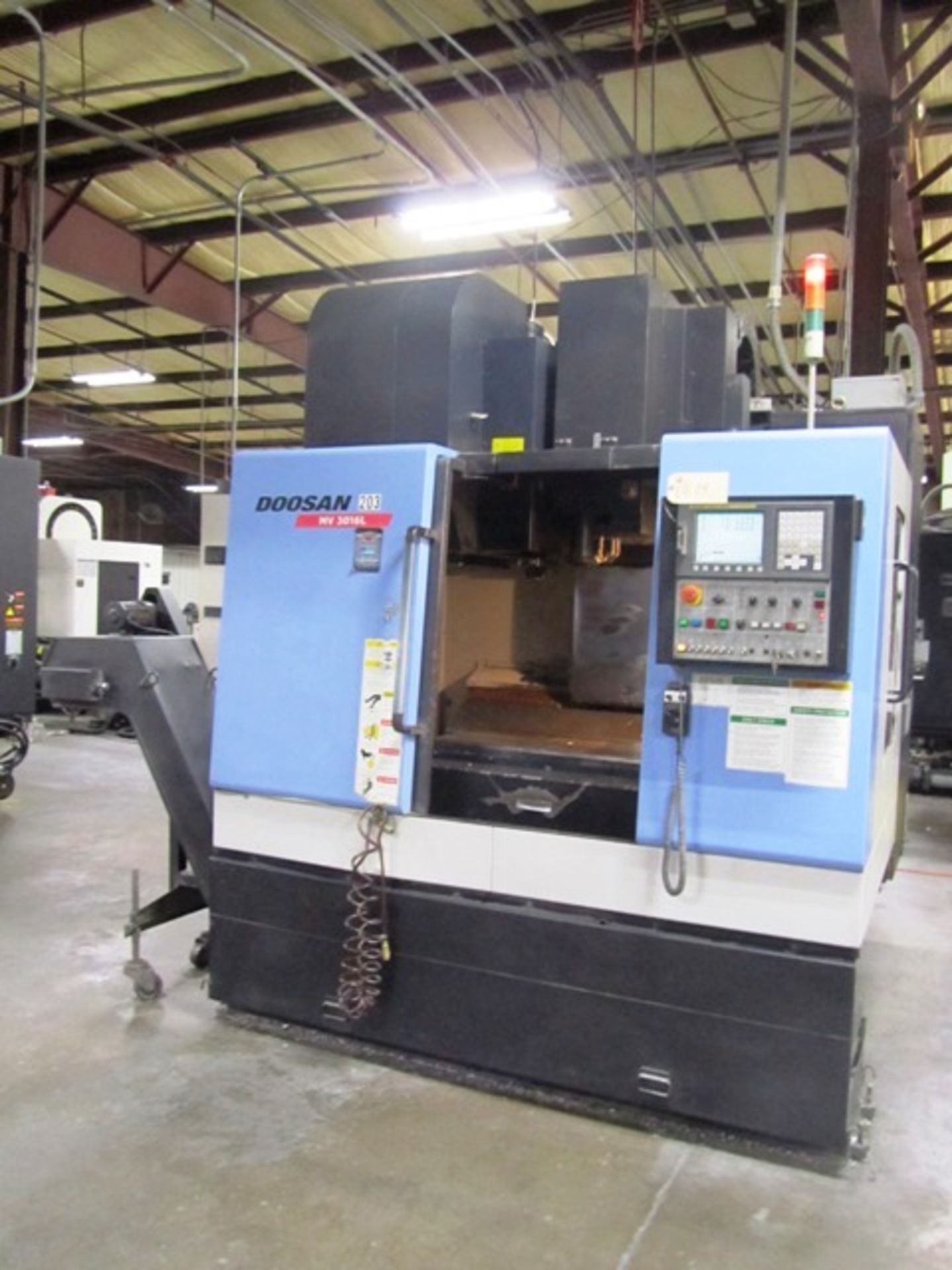 Doosan MV 3016L CNC Vertical Machining Center with 37'' x 17'' Worktable, #40 Taper Spindle Speeds - Image 3 of 5