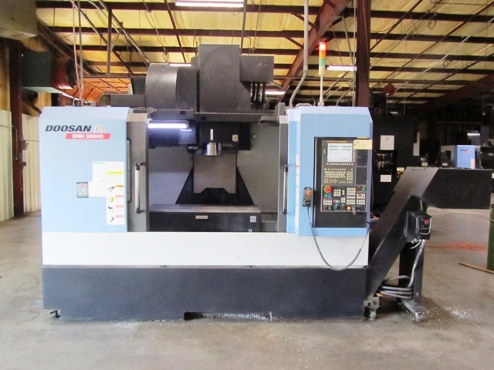 Doosan DNM 500HS Vertical Machining Center with 21'' x 47'' Worktable, #40 Taper Spindle Speeds to