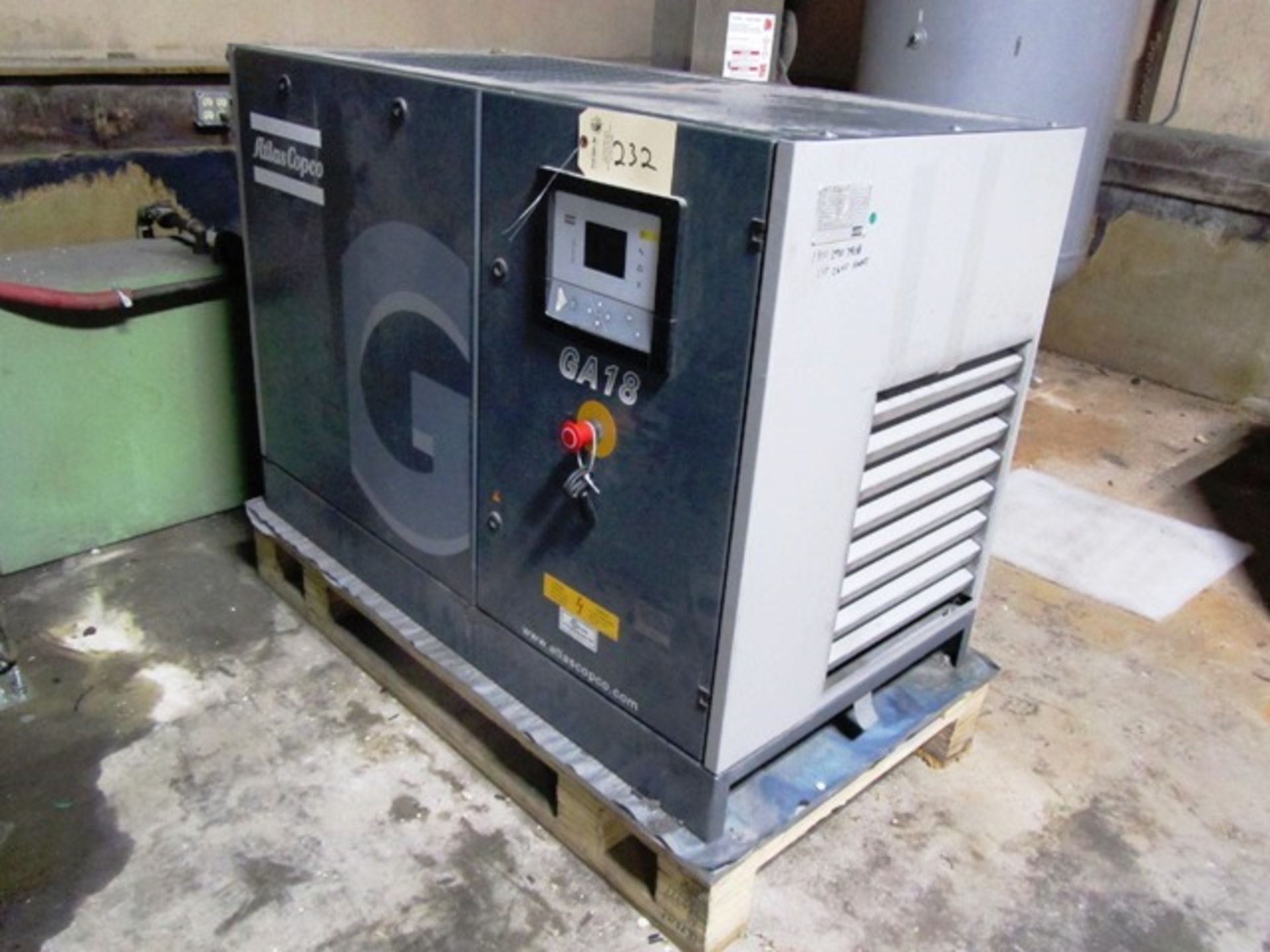 Atlas Copco G18P 25 HP Rotary Screw Air Compressor with 125 CFM, 125 PSI, sn:WUX585777, mfg.2014