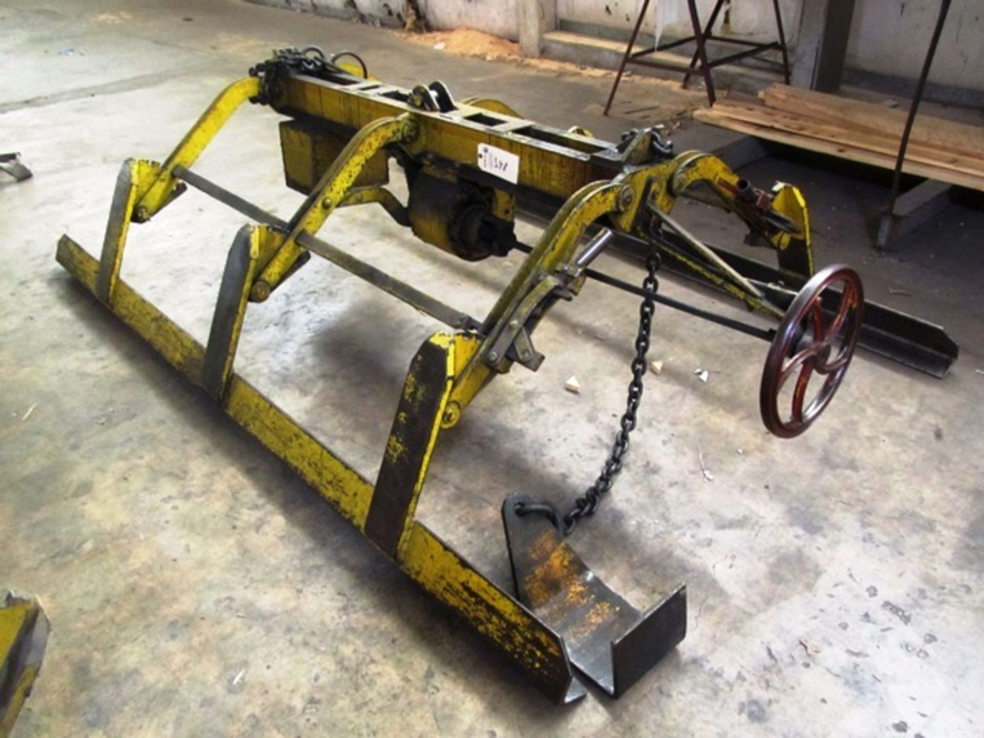 Approx 10,000 lb Capacity 9' Material Lifter