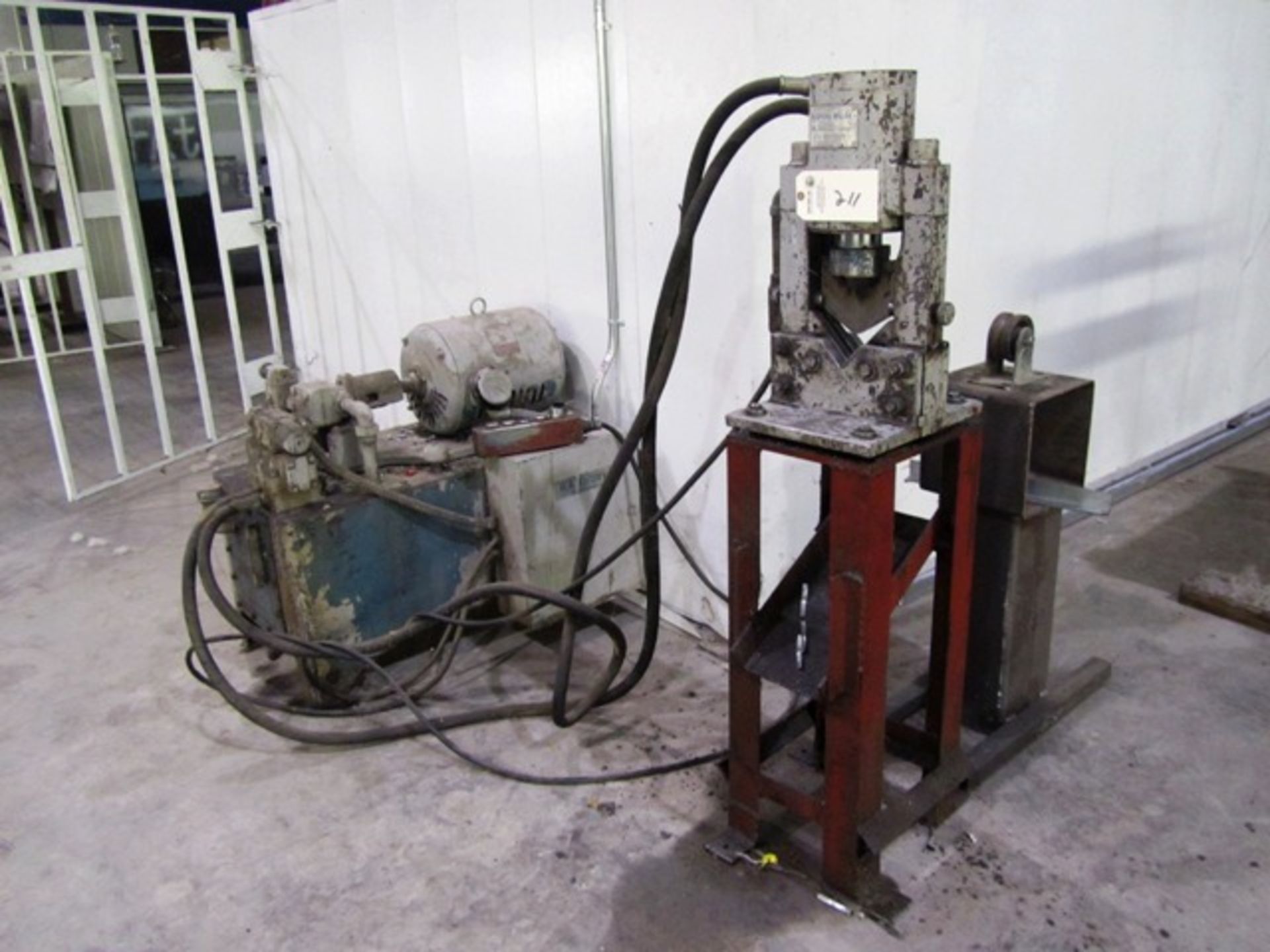 W.A. Whitney Model 606188 18 Ton Vertical Hydraulic Angle Shear, sn:606-18815864