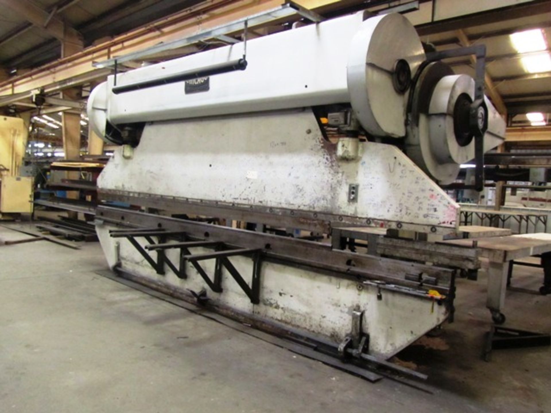 Chicago Dries & Krump Model 514-D SP 150 Ton x 20' Mechanical Press Brake with 20' Overall Bed - Image 3 of 4