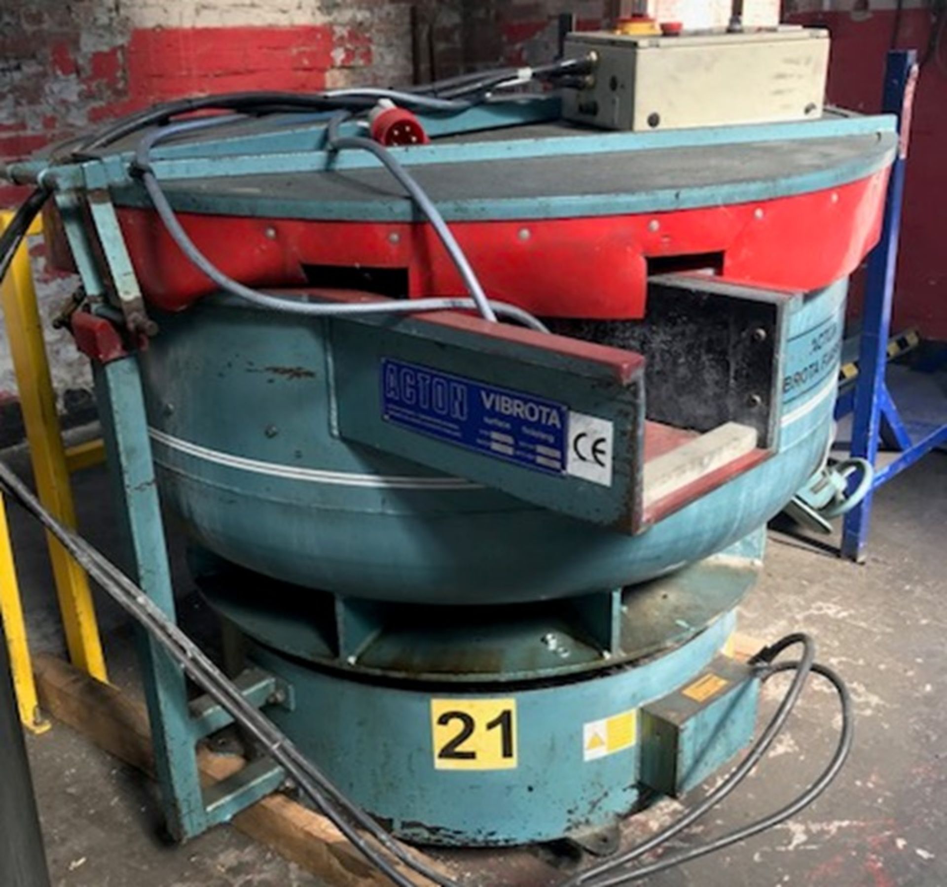 Acton Vibrota VB105 10 Cu.Ft. (283 Litres) Vibratory Finishing Machine with Polyurethane Liner, - Image 2 of 3