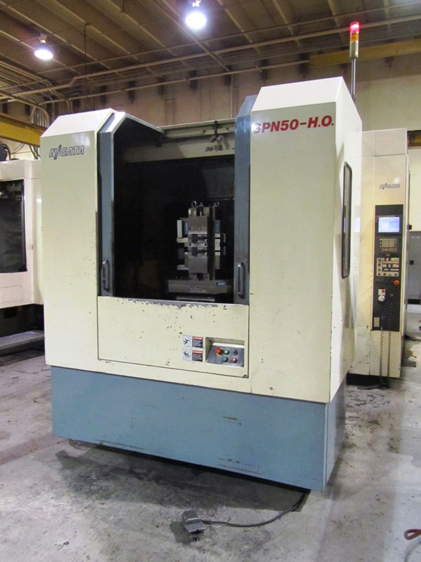 Niigata SPN-H.O. CNC Horizontal Machining Center, 4-Axis with (2) 19.75'' x 19.75'' Pallets, .001 - Image 5 of 5