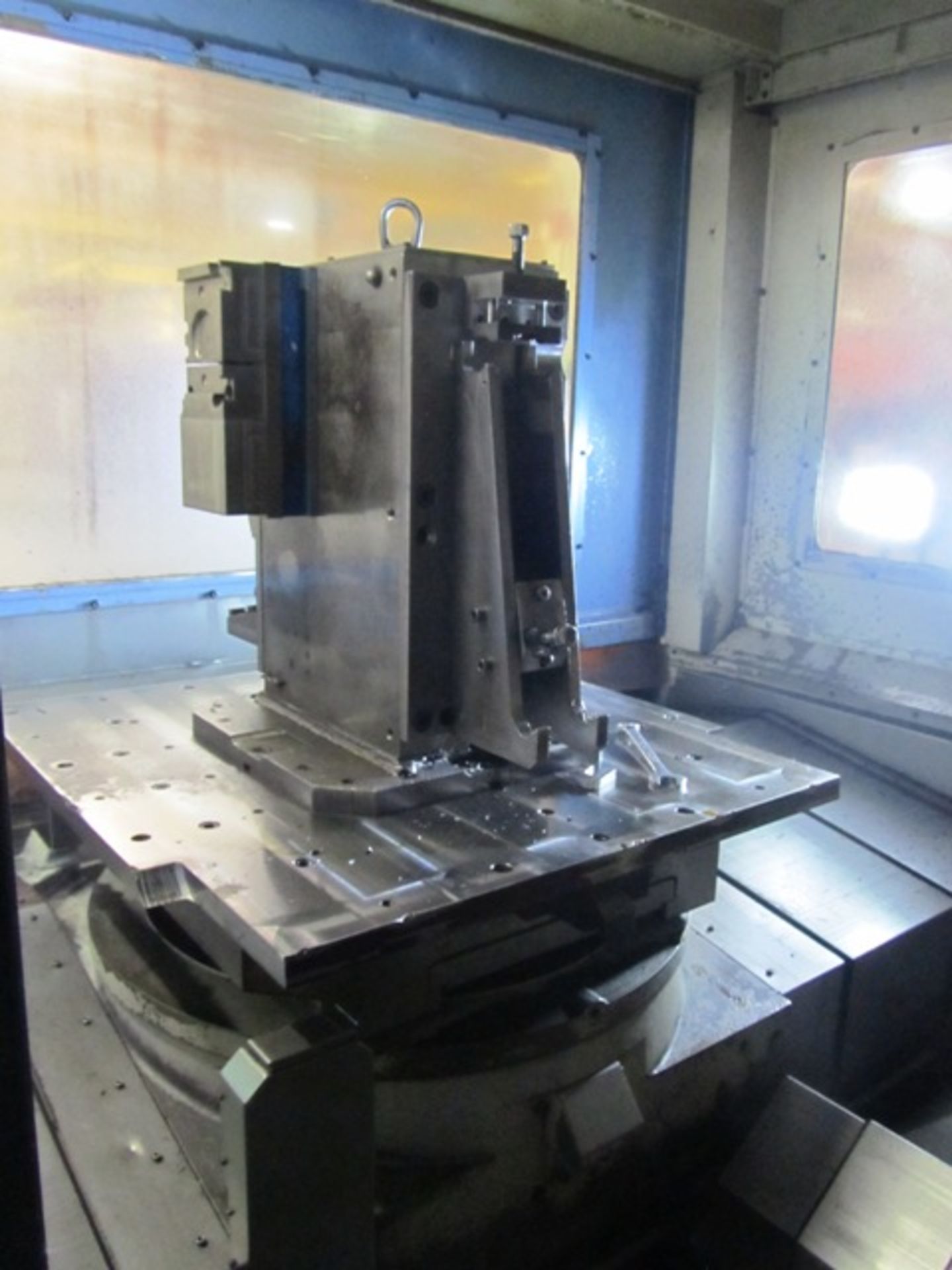 Toyoda FA-800 (8) Pallet CNC Horizontal Machining Center, 4-Axis with (8) 31.5'' x 31.5'' Pallets, 1 - Image 4 of 10