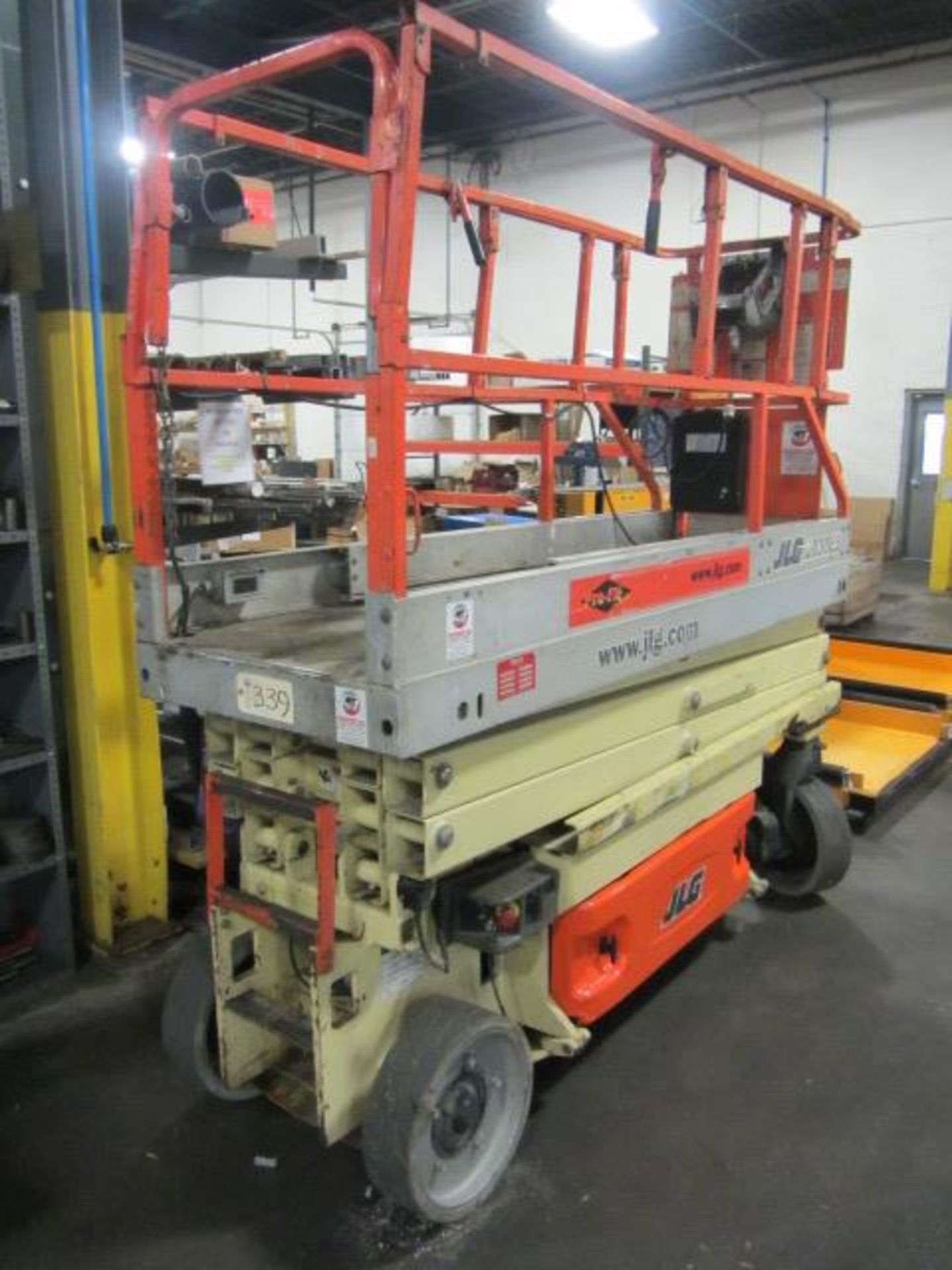 JLG Model 2030ES Electric Scissor Lift with 20' Lift Height, 29'' x 7' 5'' Platform, sn:0200122094 - Image 5 of 6