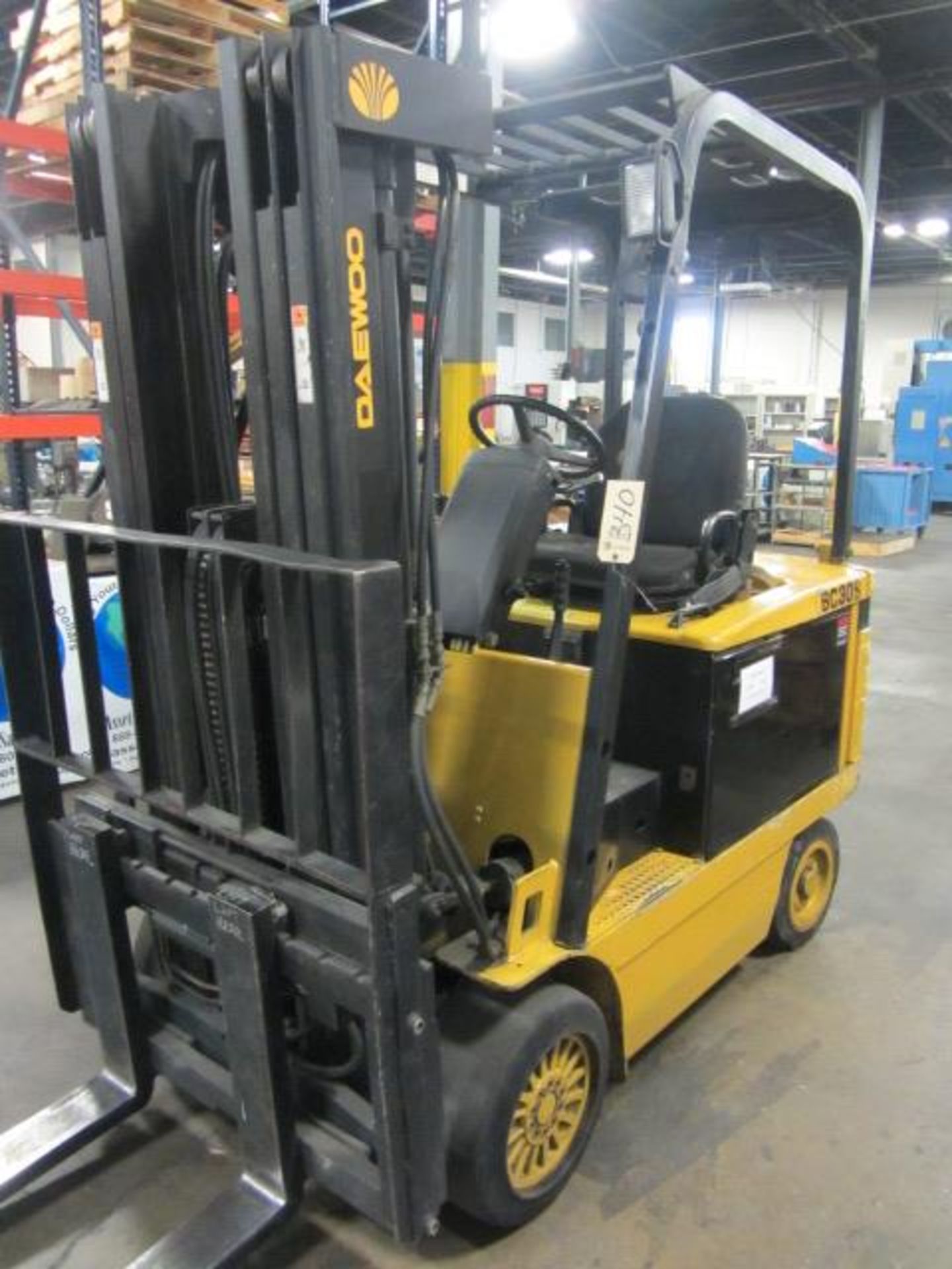 Daewoo Model BC-30S-2 6000lb Capacity Electric Forklift with 3-Stage Mast, 42'' Forks, Automatic - Image 2 of 7
