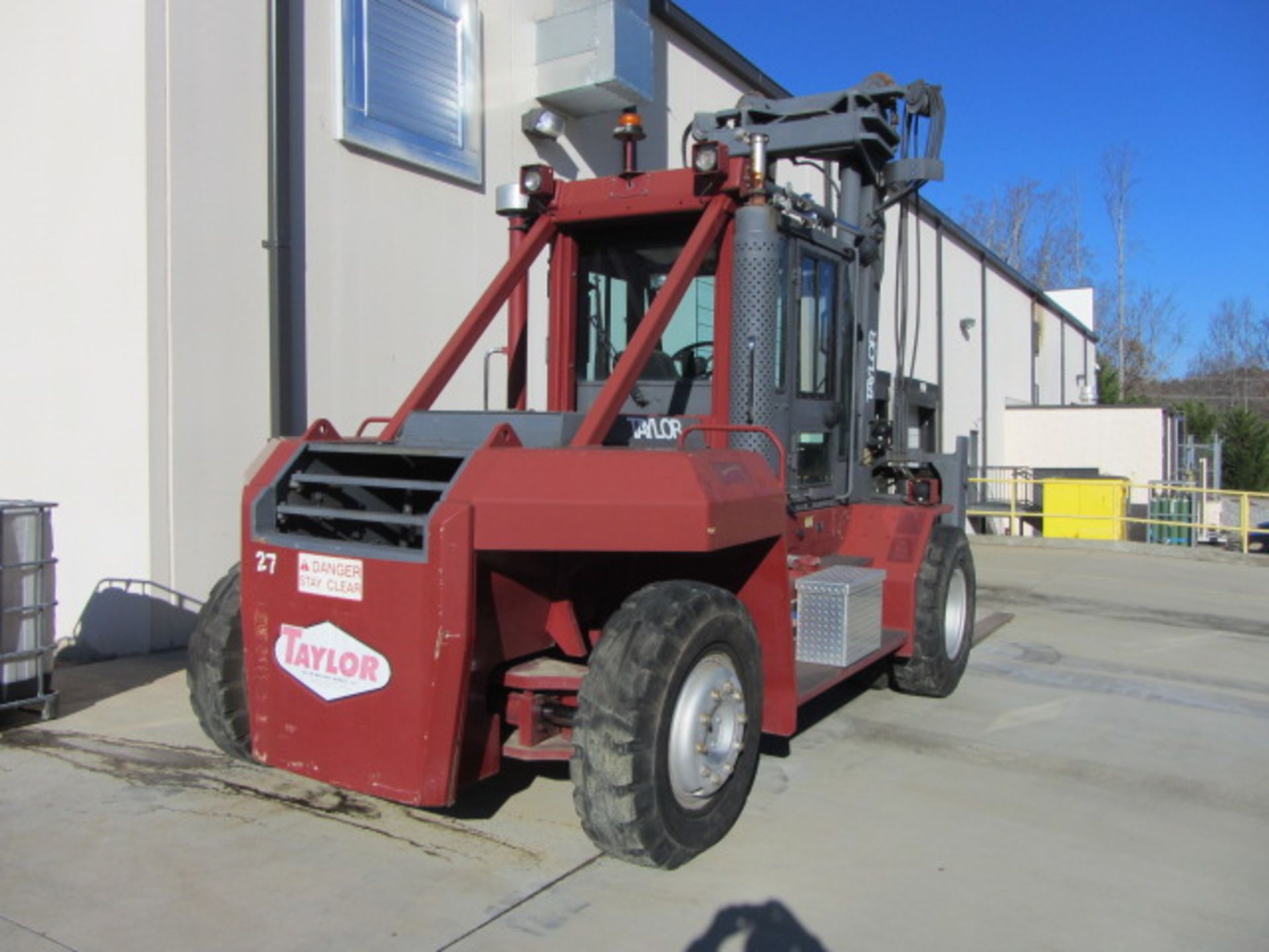 Taylor THD ''Big Red'' T-300M 30,000lb Forklift with Hydraulic Mast, Fork Shift, 96'' Forks, - Image 9 of 14
