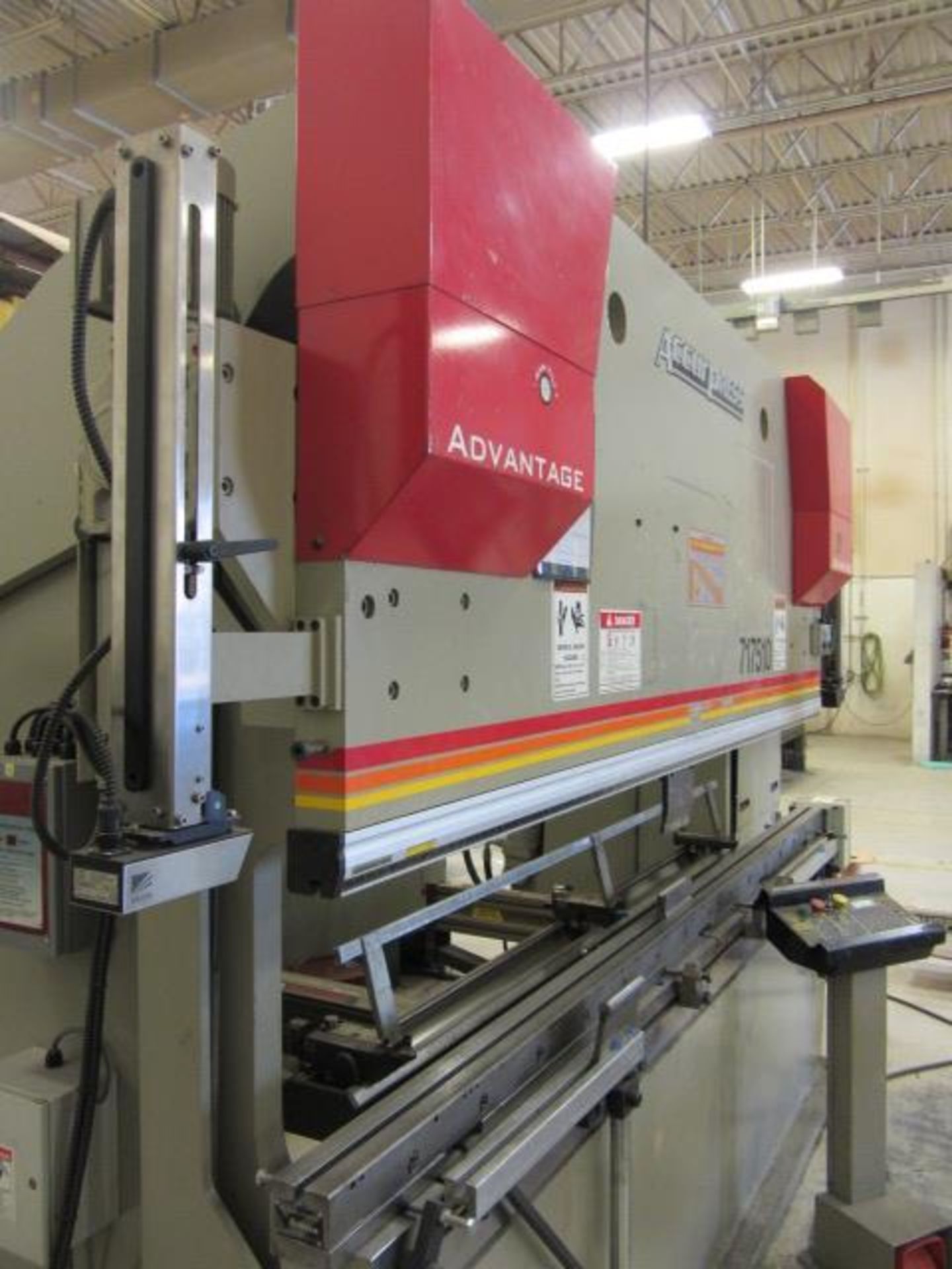 Accurpress Advantage 175 Ton x 10' 3-Axis CNC Hydraulic Press Brake with Wila Crowning, Lazer Safe - Image 8 of 14