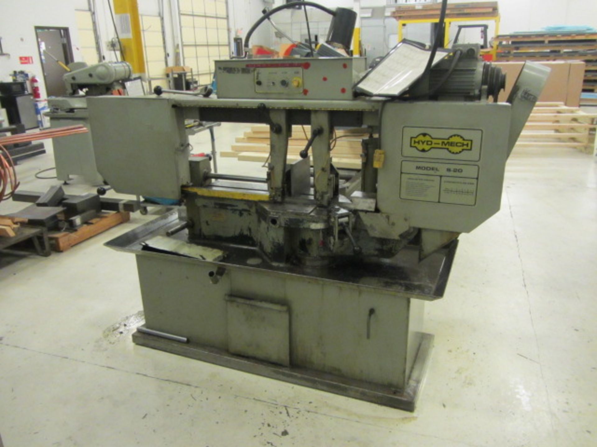 Hyd-Mech S-20 Mitre Cutting Horizontal Bandsaw with 13''H x 18''W Capacity, 13'' Rounds, Mitres to