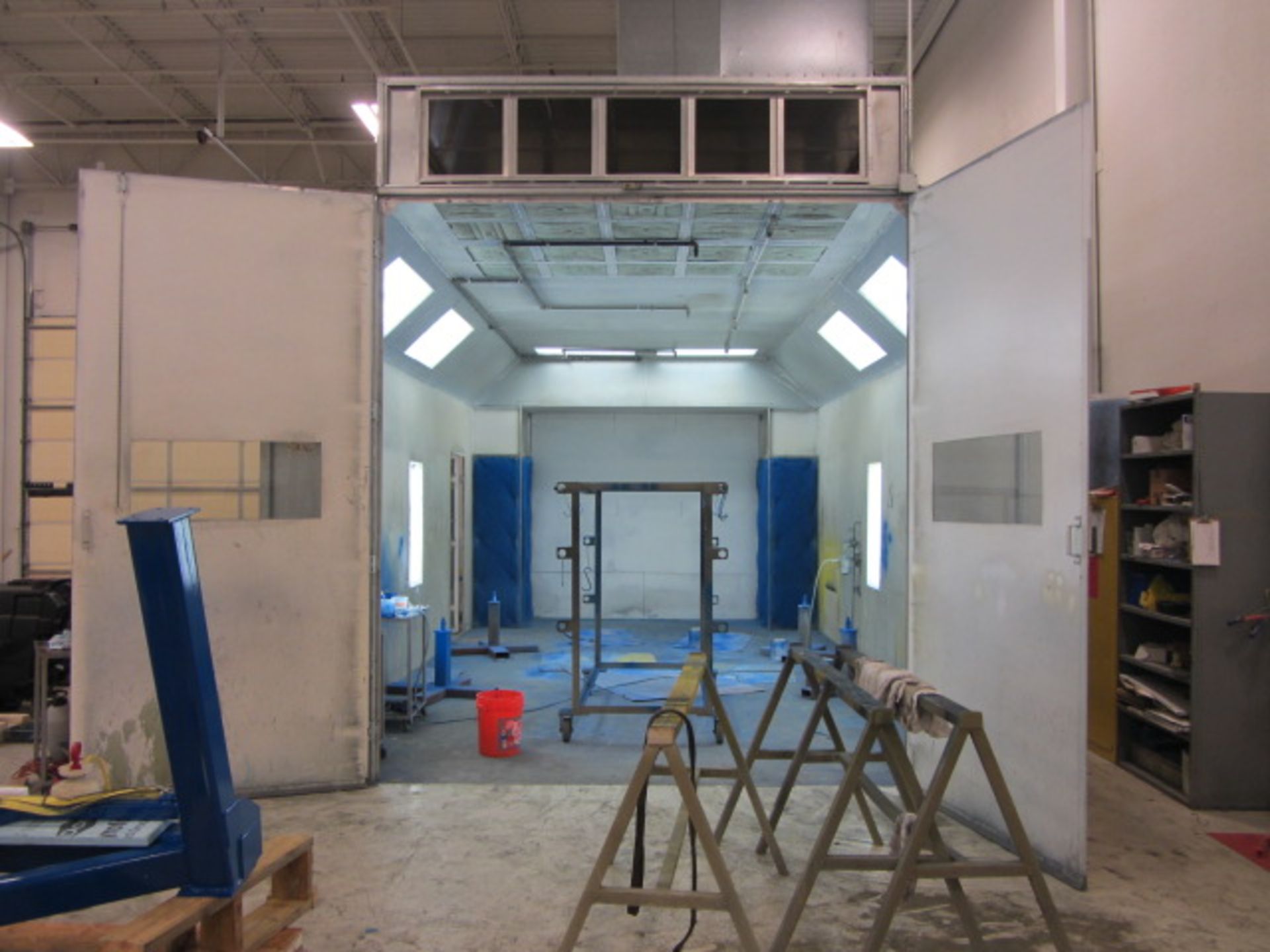 26' W x14' D x10' 6'' H Double Door Paint Booth with Updraft Filtration, mfg. 2009 - Image 4 of 7