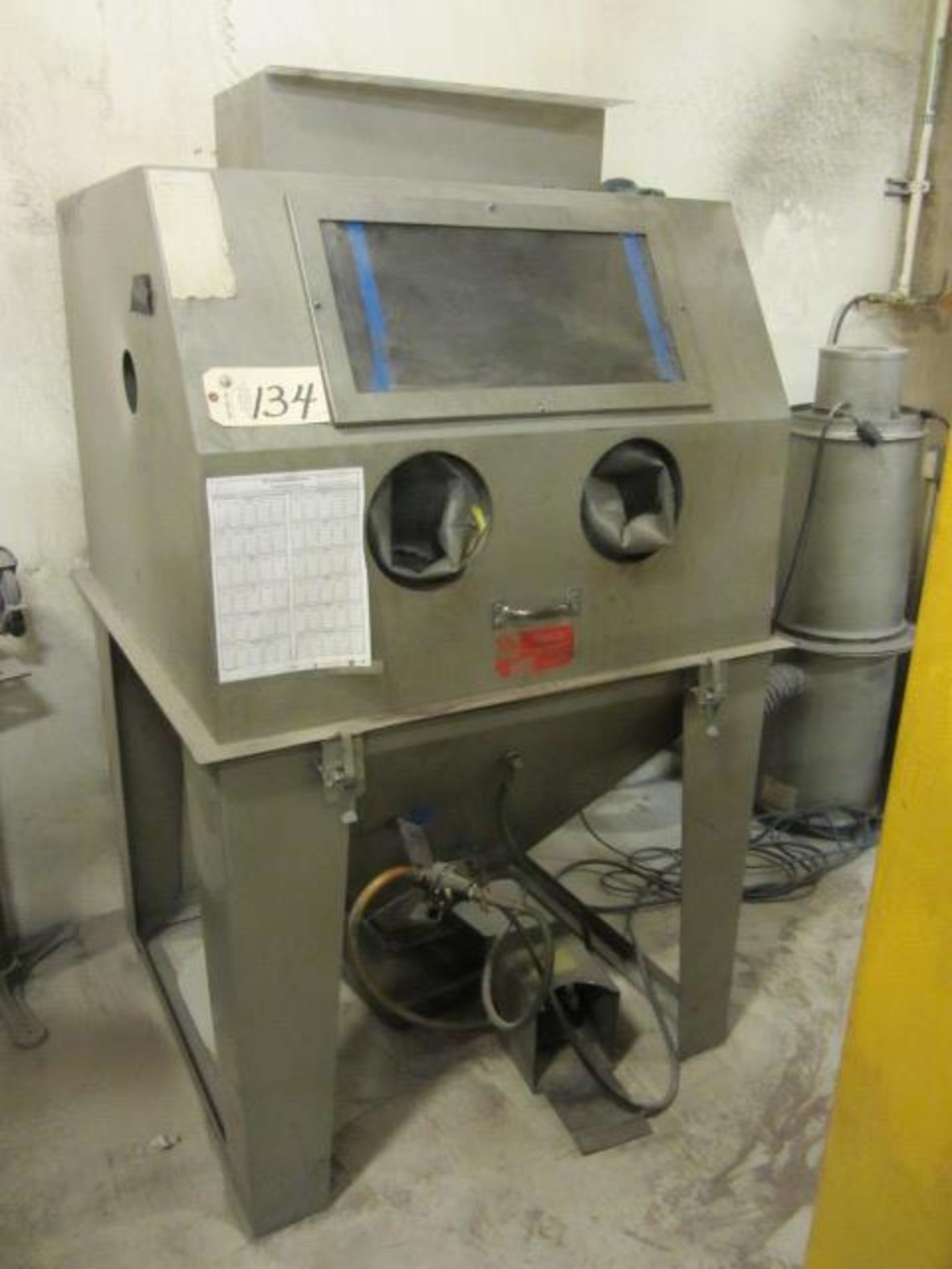 Trinco 40X40SL Blast Cabinet with Lights, Dust Collector, Foot Actuator
