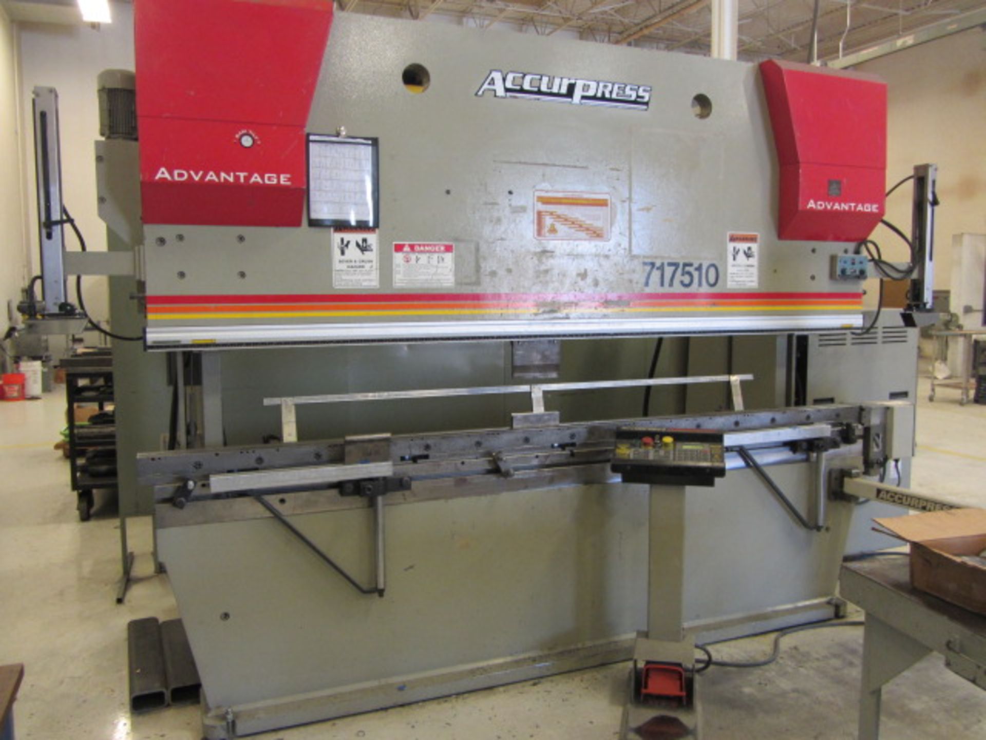 Accurpress Advantage 175 Ton x 10' 3-Axis CNC Hydraulic Press Brake with Wila Crowning, Lazer Safe - Image 6 of 14