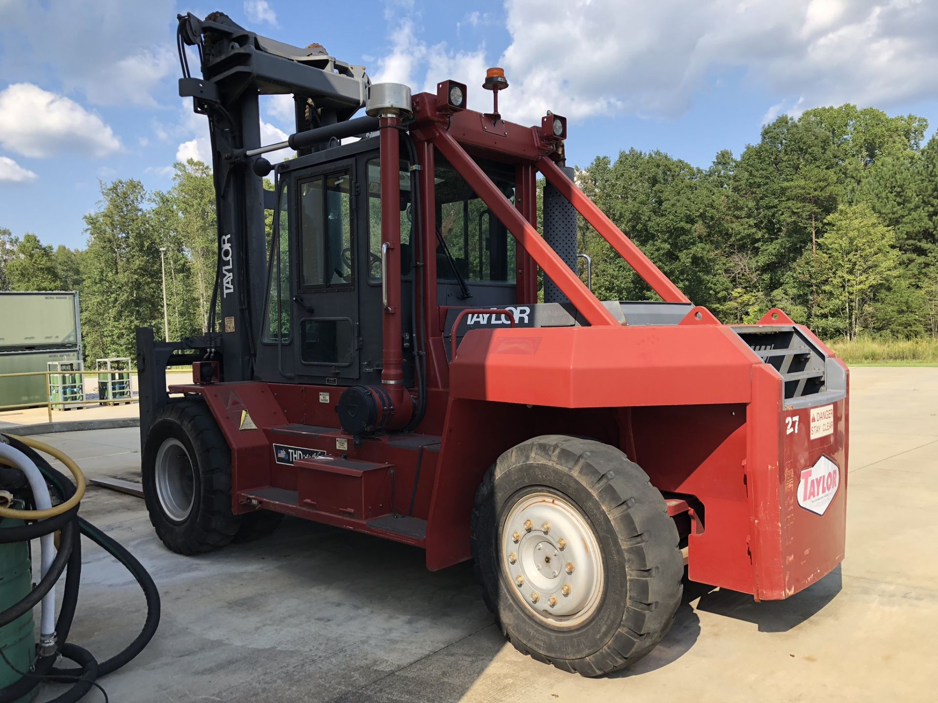 Taylor THD ''Big Red'' T-300M 30,000lb Forklift with Hydraulic Mast, Fork Shift, 96'' Forks, - Image 4 of 14
