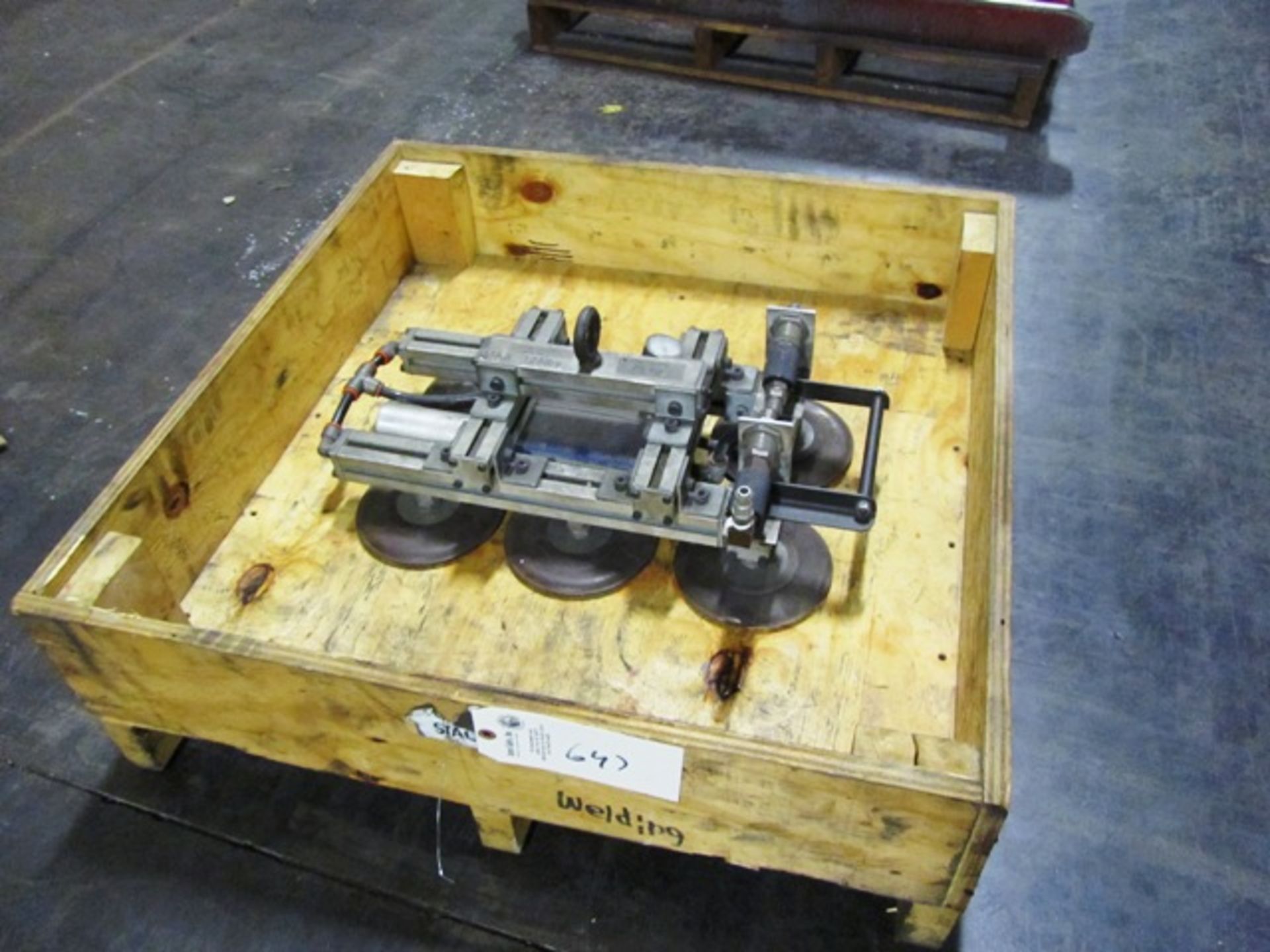 125lb Capacity Pneumatic Material Lifter