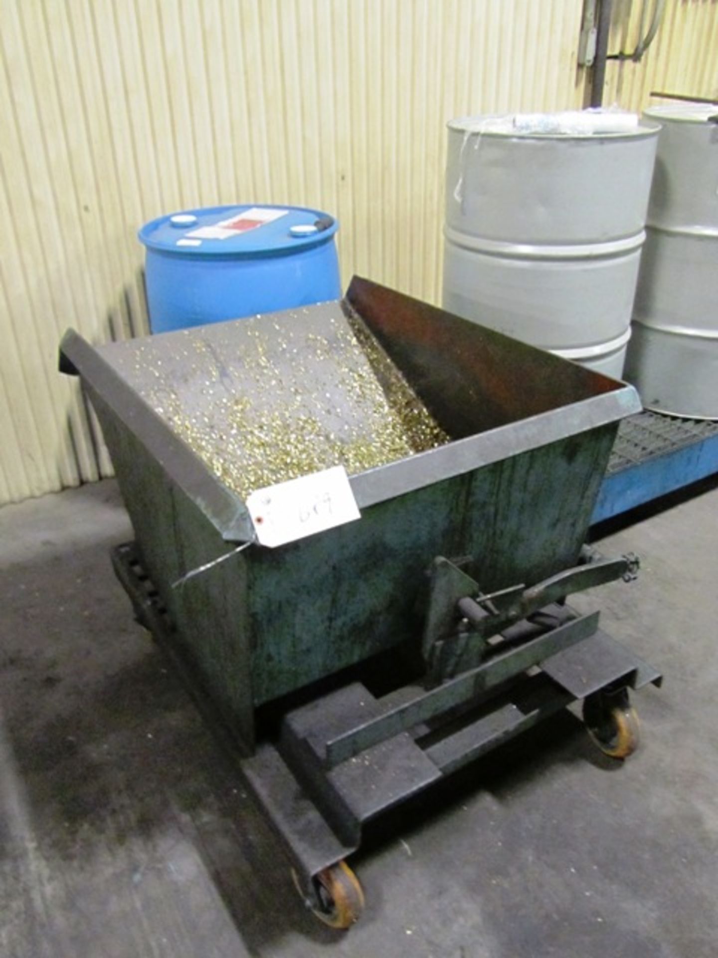 Self Dumping Hopper