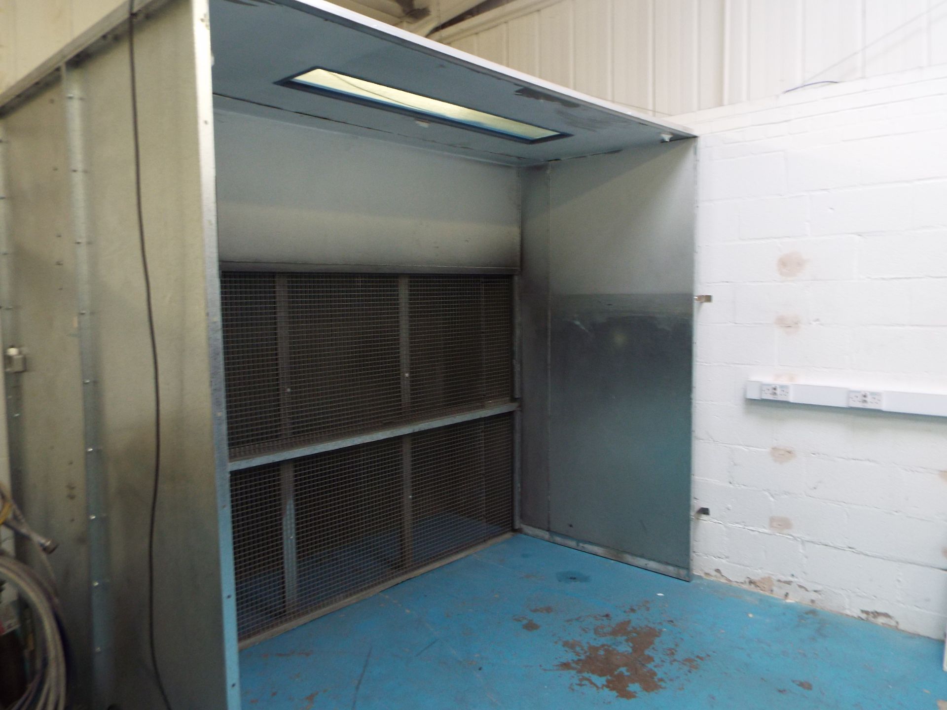 Dry Filter Spray Booth - Image 2 of 5