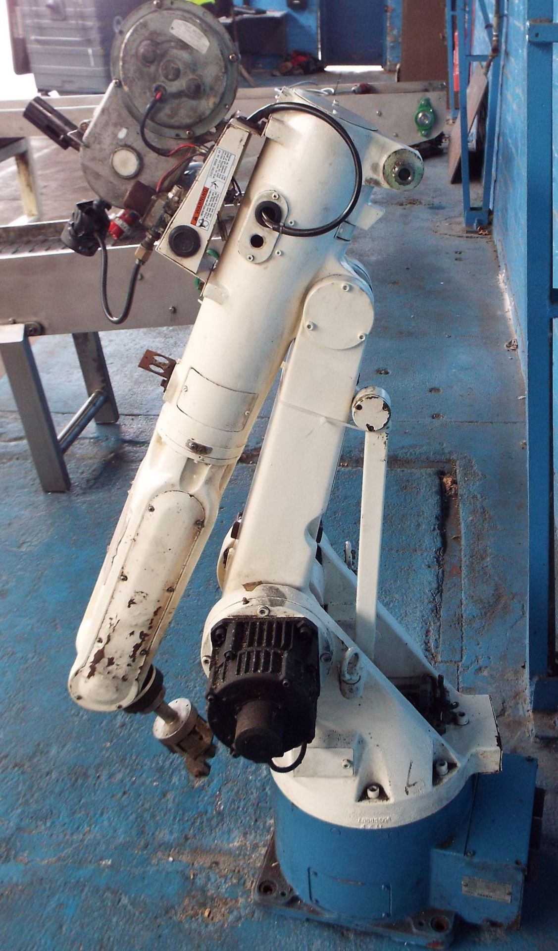 OTC IRB-511 Robot - Image 2 of 4