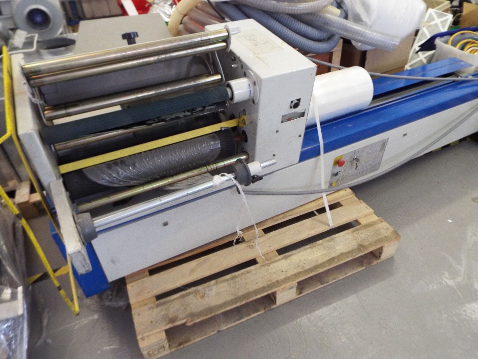 RASSINOUX SHRINK WRAP PALLETIZER