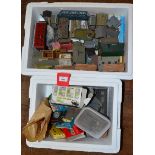 Quantity of accessories for model railway, mostly N gauge, including buildings, roads and cars,