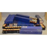 OO gauge. 16 x Hornby Dublo coaches. Boxed, F-G.