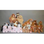29 x Gund soft toys, including teddy bears, cows, cats, etc. All VG with tags, some in trade boxes.