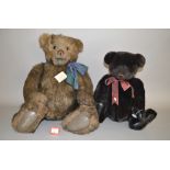 Two Gund teddy bears: Gulliver Signature bear, ltd.ed.