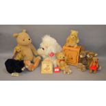 Quantity of assorted teddy bears: Gund Classic Pooh Winnie the Pooh with Bee, ltd.ed.