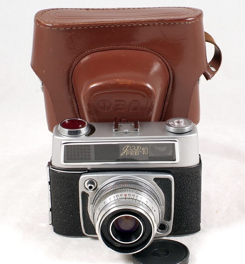 Three FED Cameras, inc Uncommon FED 10. FED-10, 1966 with lens cap, case & manual. INDUSTAR-61 2. - Image 2 of 3