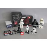 Quantity of assorted Star Wars items: Paladone Darth Vader light;