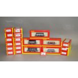 OO gauge, Hornby, 20 x assorted rolling stock. Boxed and overall appear E.