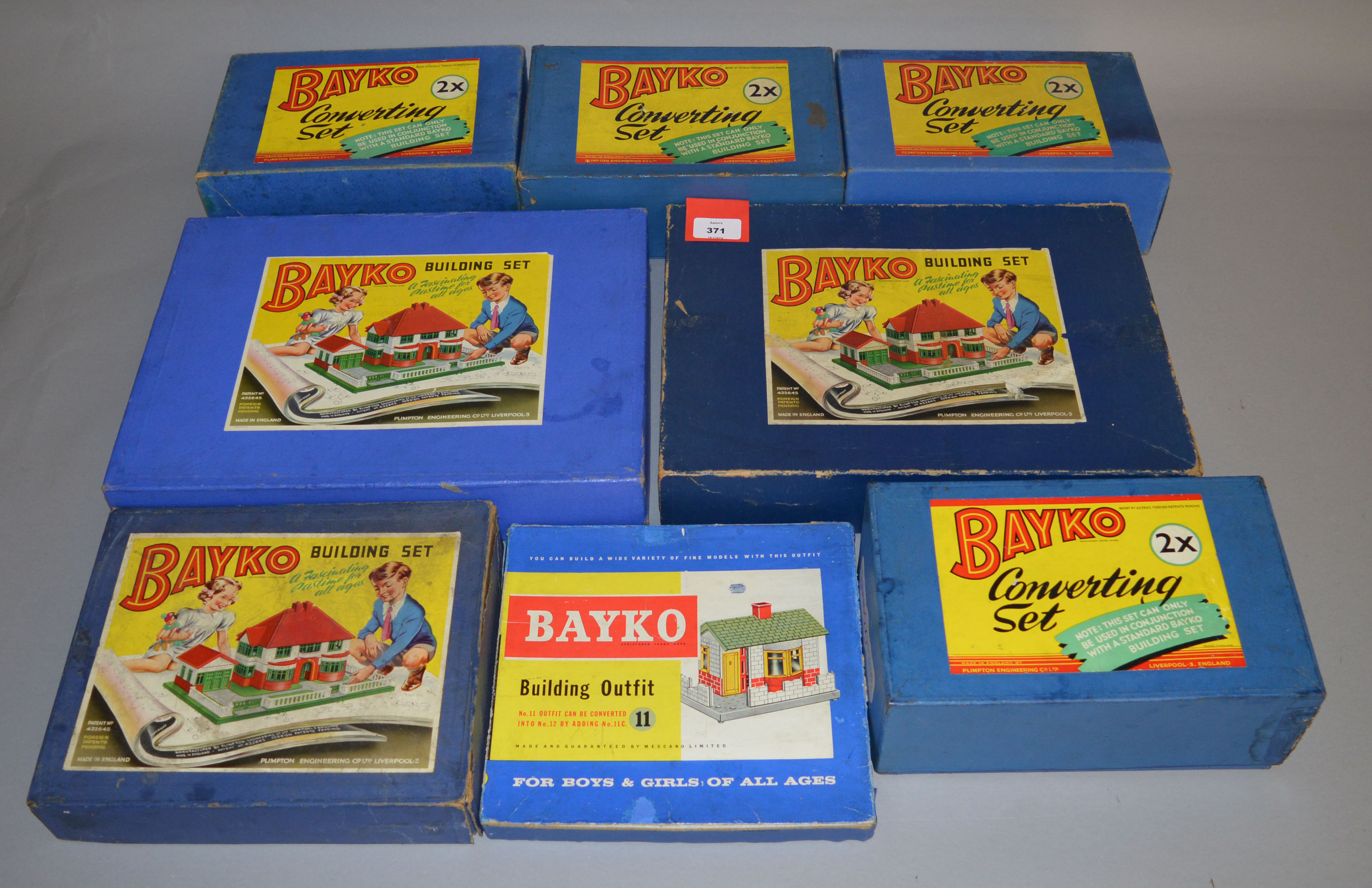 Eight Bayko Building Sets: 0; two 2; four 2X; 11. All boxed.