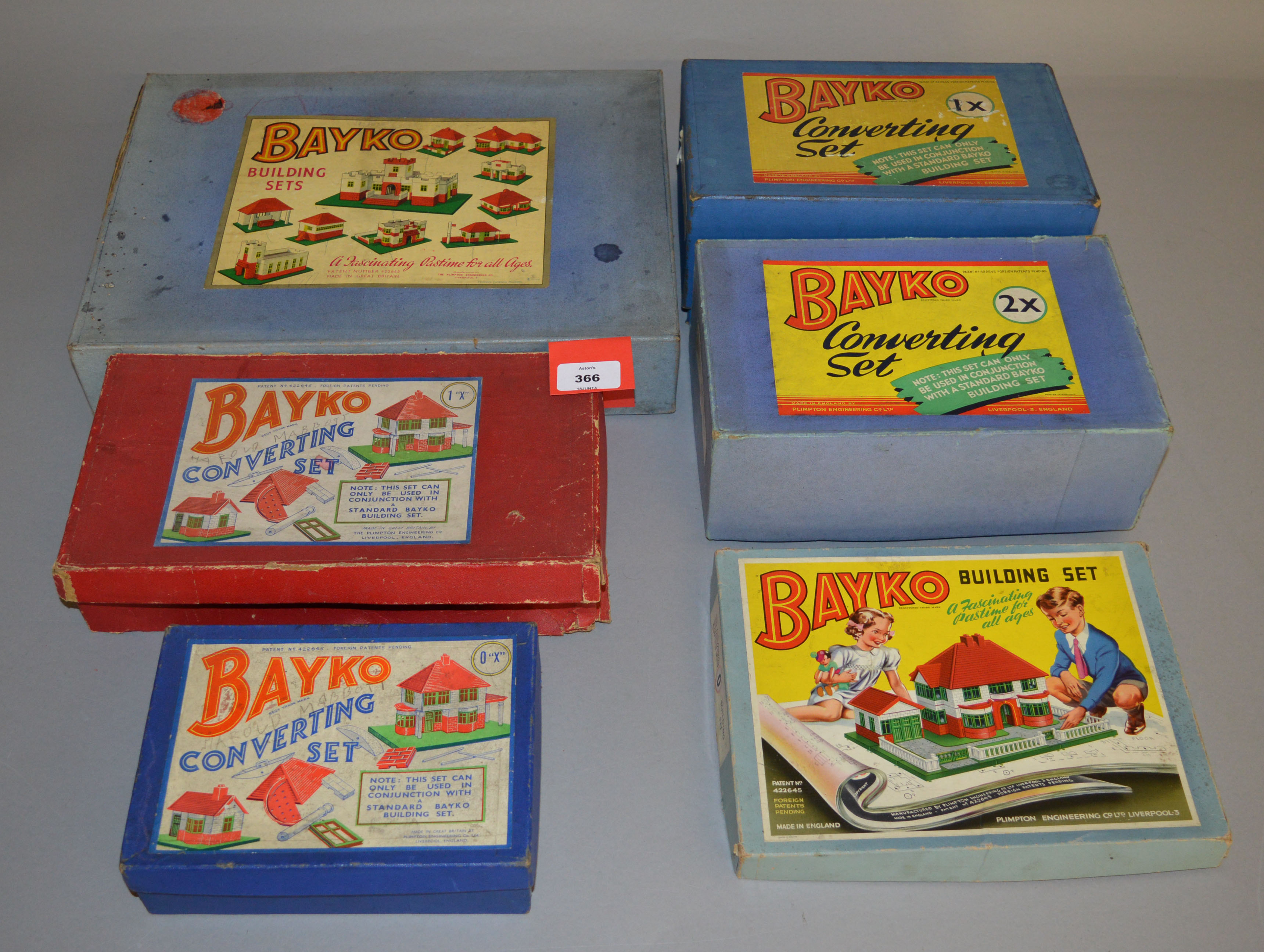 Five Bayko sets, including some earlier issues: 0; 0X; 1X; 2; two 2X.