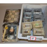 The Lord of the Rings Chess Collection, with board, pawns and magazines. E.