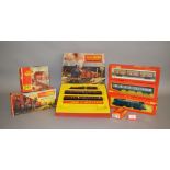 OO gauge, Triang Hornby: RS8 Midlander Train Set (no track); R402 Operating Mail Coach Set,