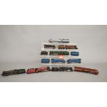 OO gauge. 10 x unboxed locomotives, including 'Sir Nigel Gresley' and 'Silver Link'.