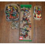 An excellent quantity of toy soldiers, mostly plastic,