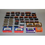 OO Gauge. Six boxed pieces of rolling stock by Bachmann.
