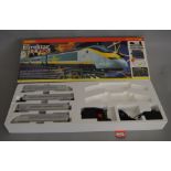 OO gauge. Hornby R1013 Eurostar Train Set, with power car, dummy car and two coaches.