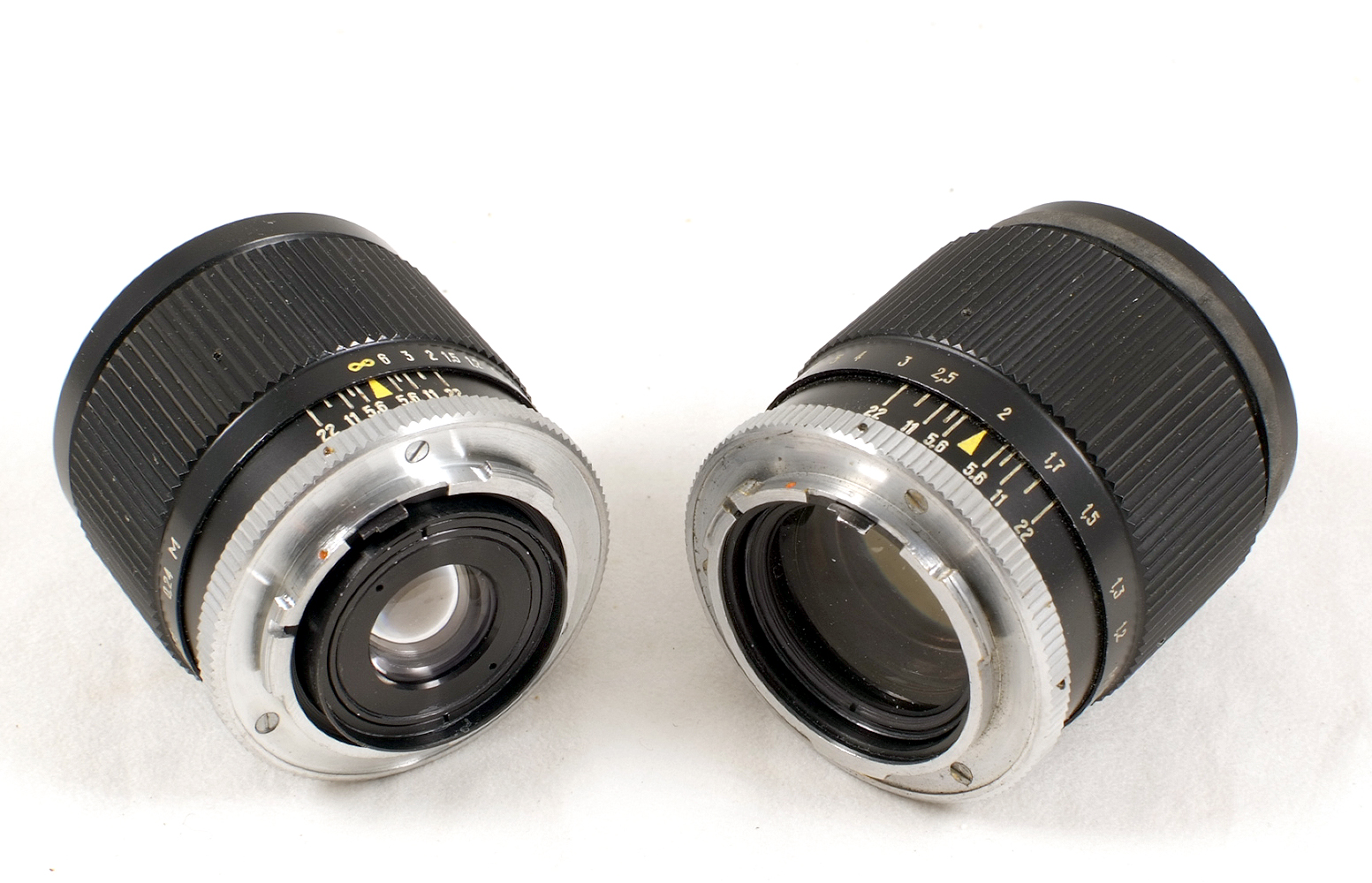 Pair of Lenses for Kiev-10 & 15 Cameras. JUPITER-9 AUTOMAT f2 85mm lens c1979, with cap & keeper. - Image 2 of 3