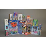 17 x boxed robot toys, including a Ha Ha Toy High Wheel Robot. Boxed, G-E.