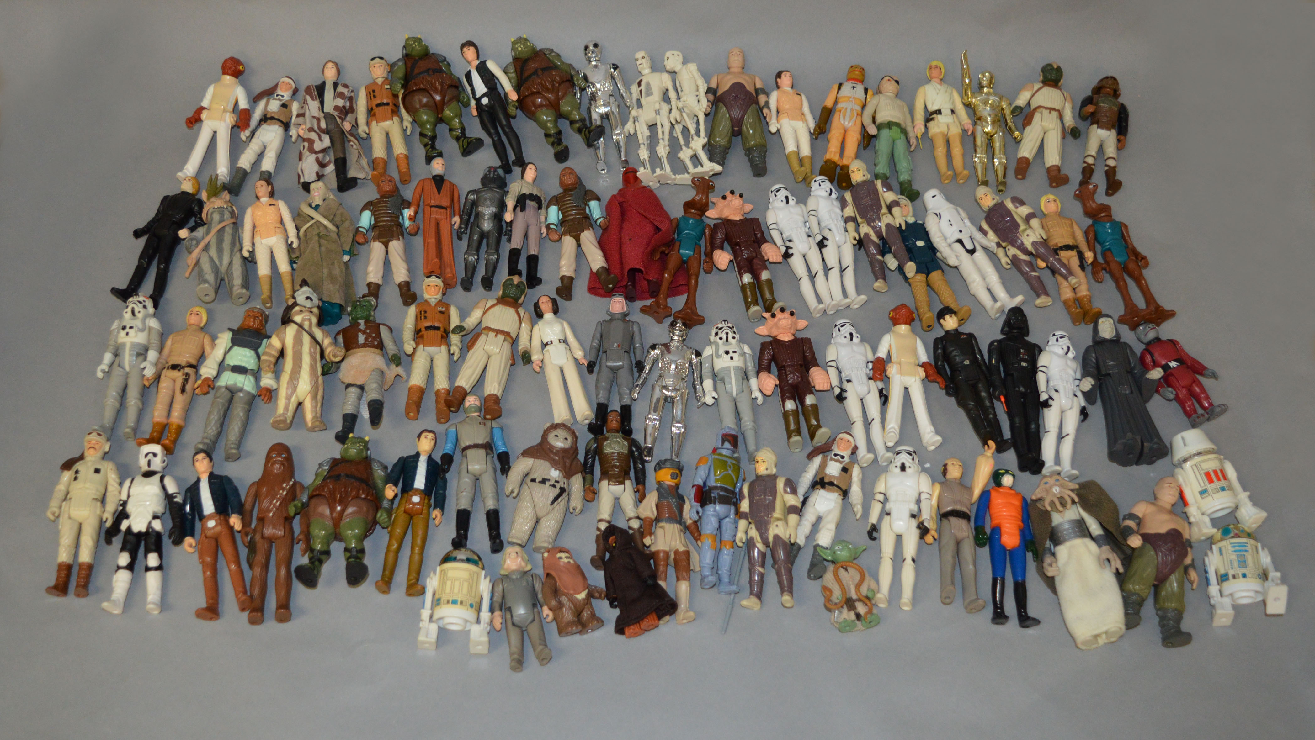 82 x Kenner Star Wars 3 3/4" action figures. Many are in VG condition, but mostly missing weapons.