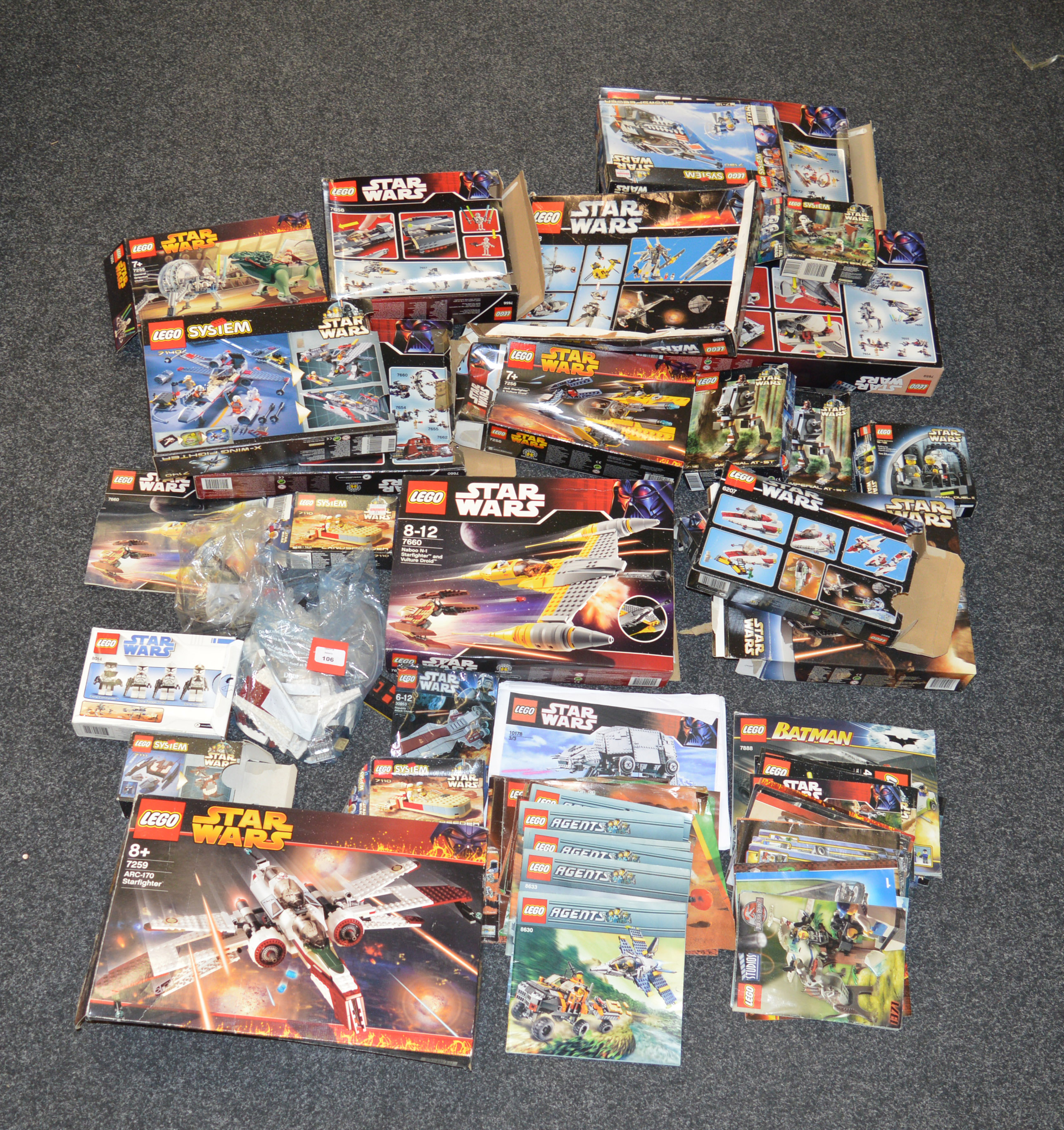 Quantity of empty boxes for Lego Star Wars. Contained in two boxes.