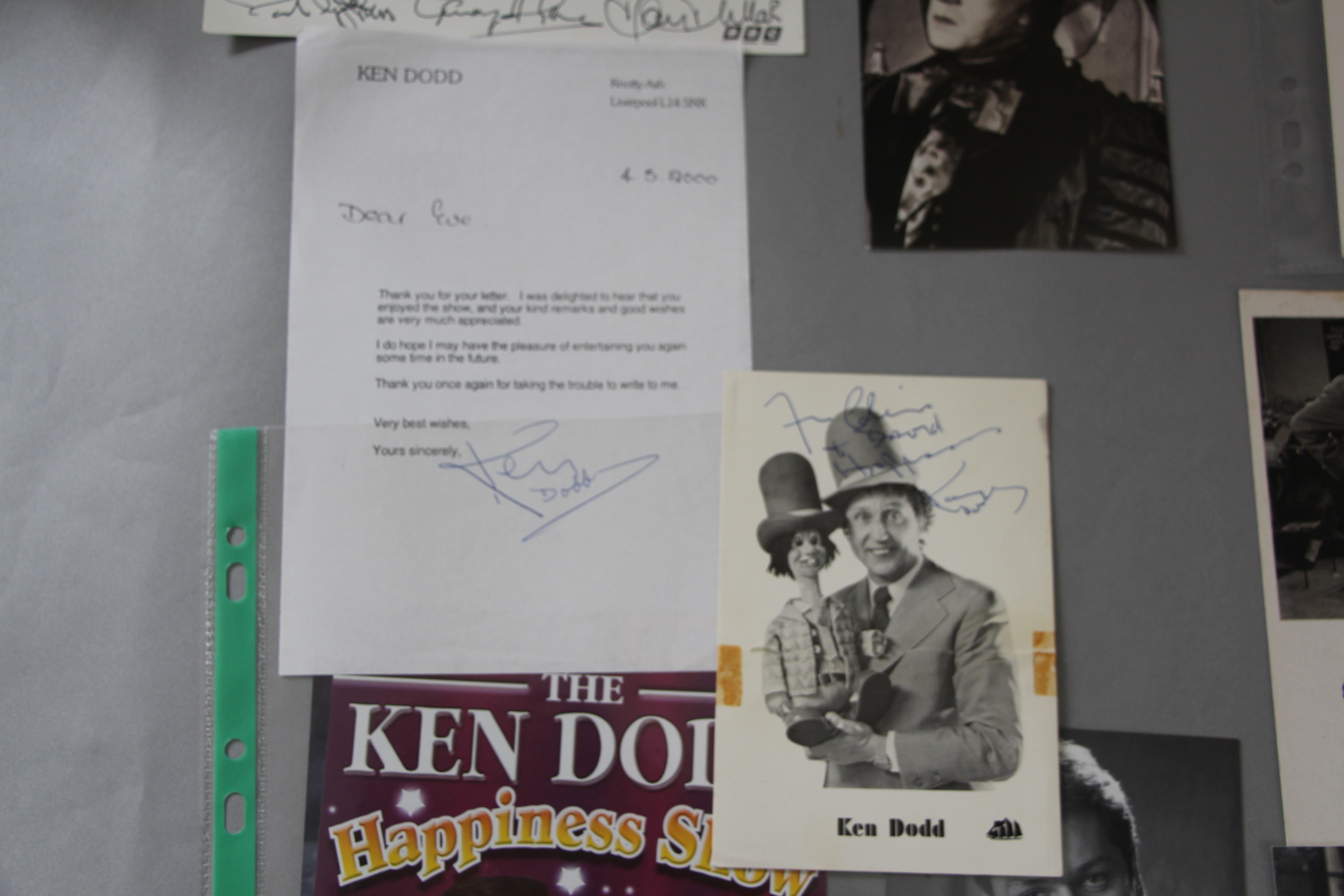 Collection of autographs many of which are on photos including Alec Guinness, John Hurt, - Image 3 of 7
